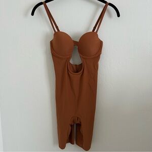 Skims Deep Plunge Mid Thigh Shapewear Bodysuit in Bronze size XS